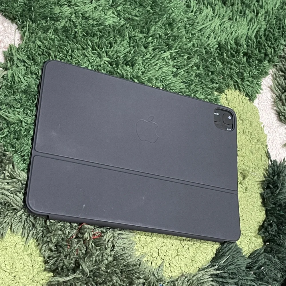 Apple iPad Sleek Black Cover iPad Air
